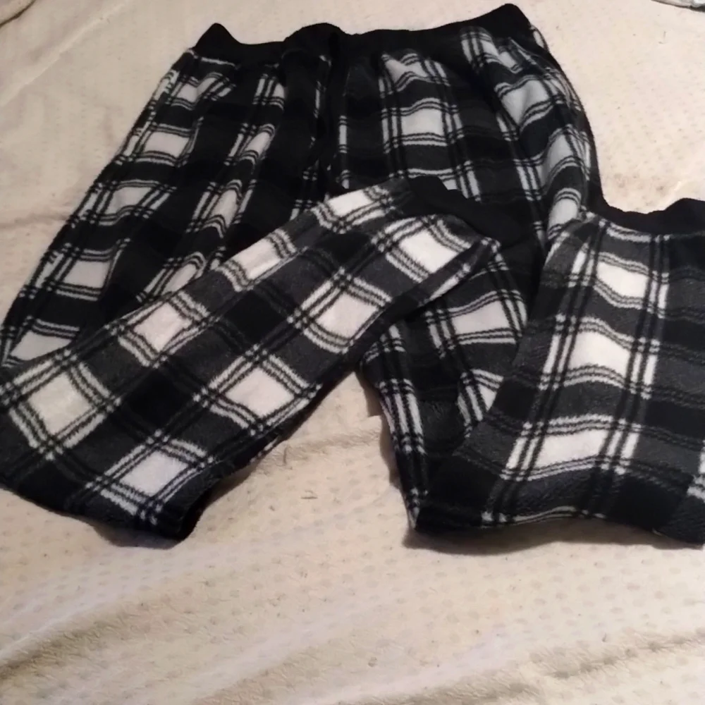 Black and white fuzzy jammies pants - Picture 1 of 6